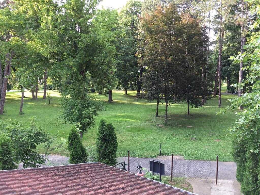 S' Centro - Park Apartments Kraljevo Buitenkant foto