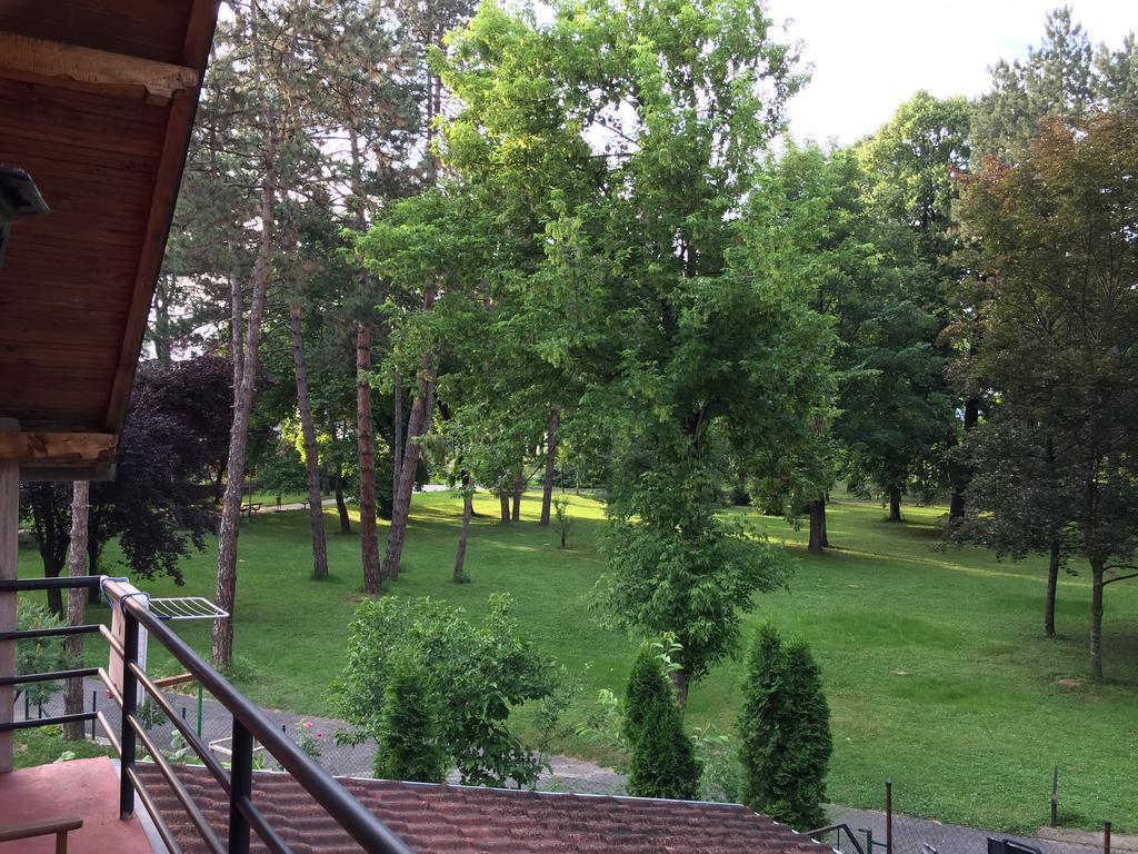 S' Centro - Park Apartments Kraljevo Buitenkant foto