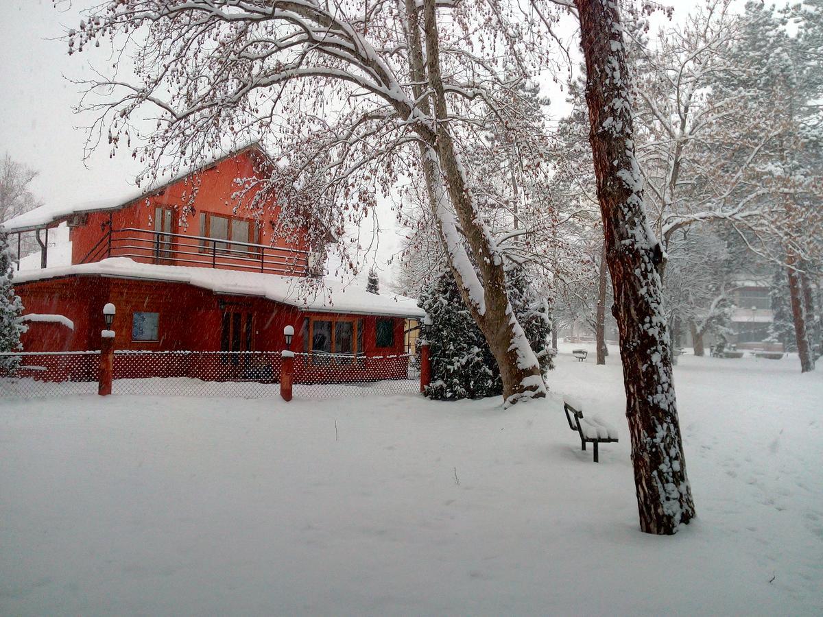 S' Centro - Park Apartments Kraljevo Buitenkant foto